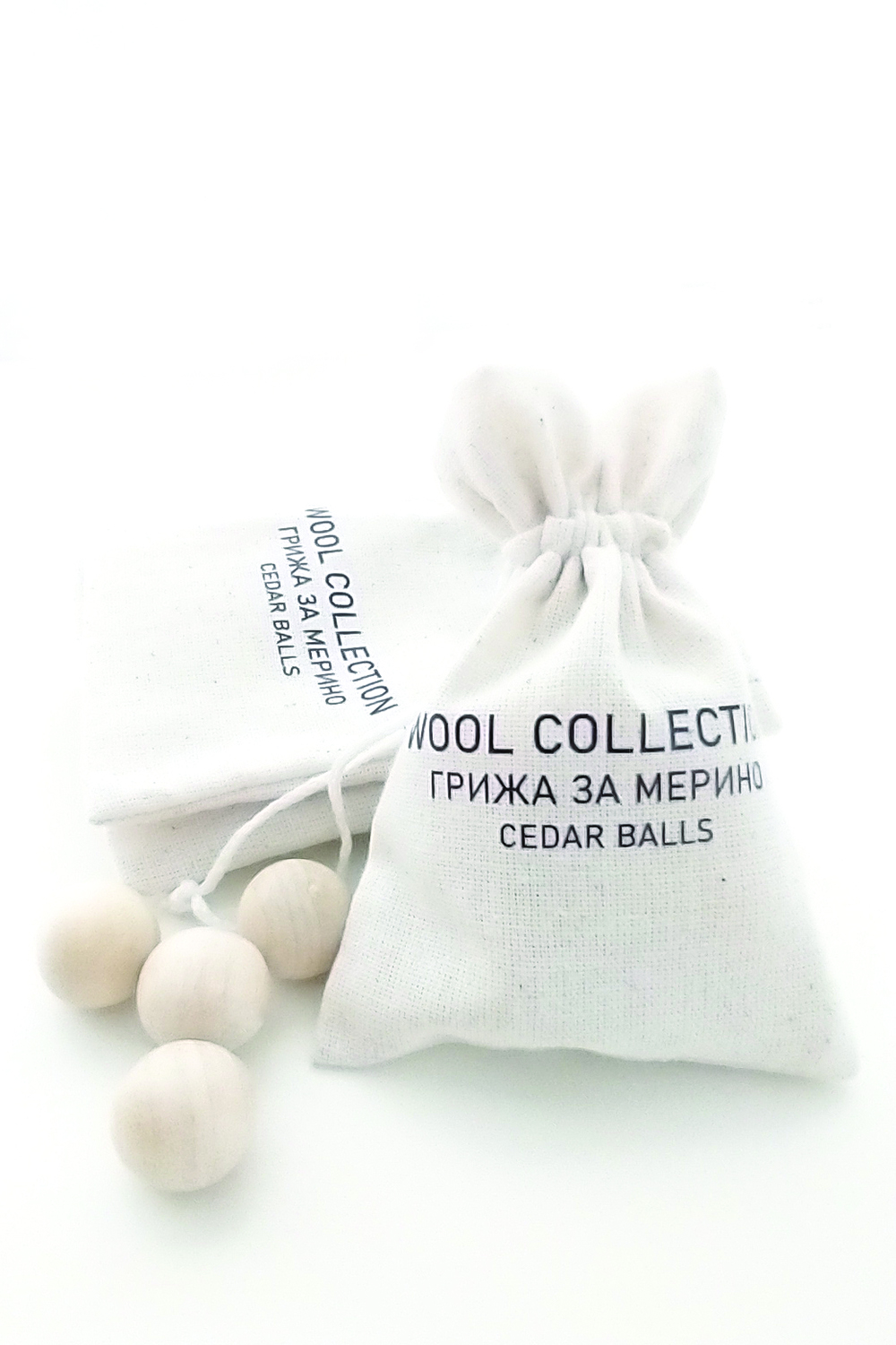 Топчета от кедър против молци