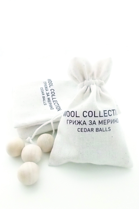 Топчета от кедър против молци